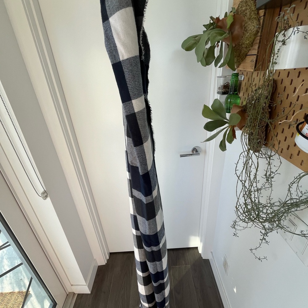 Plush Checkered Scarf
